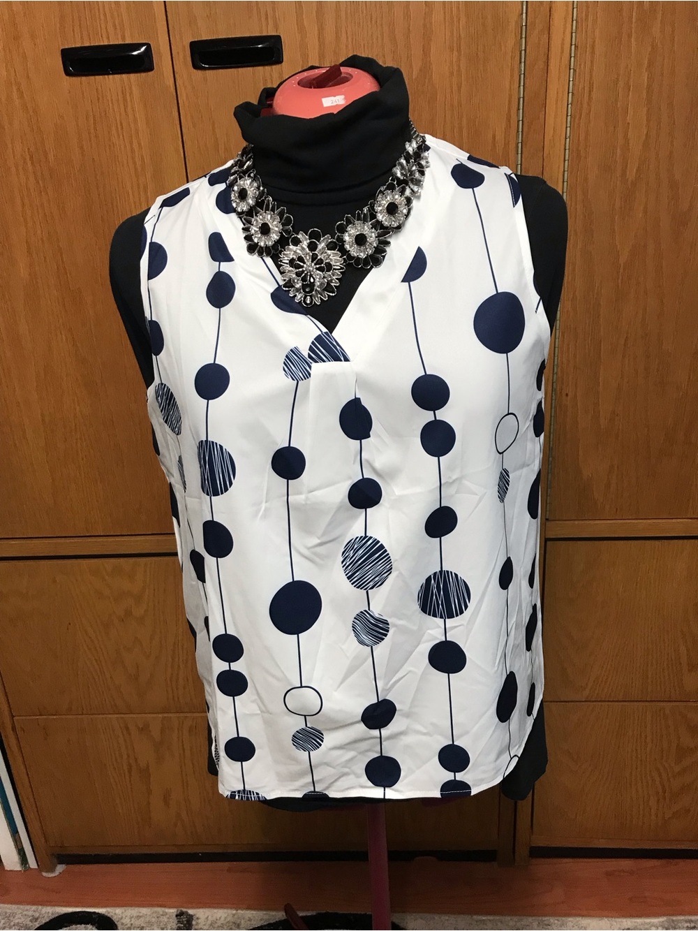 Sleeveless V-Neck Dot-Stripe Print Camisole - White & Navy